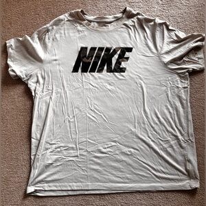 Men's Nike Dri fit t-shirt. Excellent condition. 3XL.